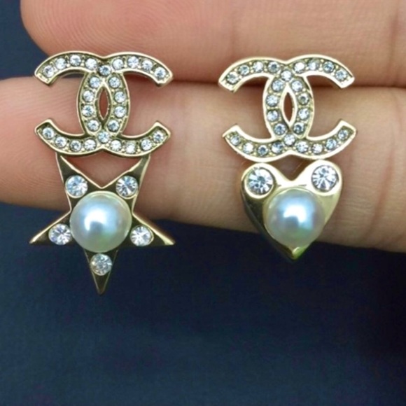 SALE❤️❤️❤️Chanel Crystal Star and Heart Stud Earrings - Picture 12 of 12